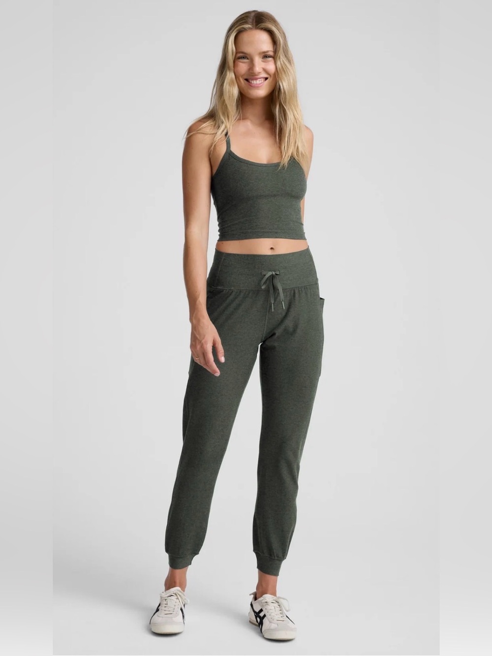 NWOT Beyond Yoga Green Drawstring Joggers, Size XL